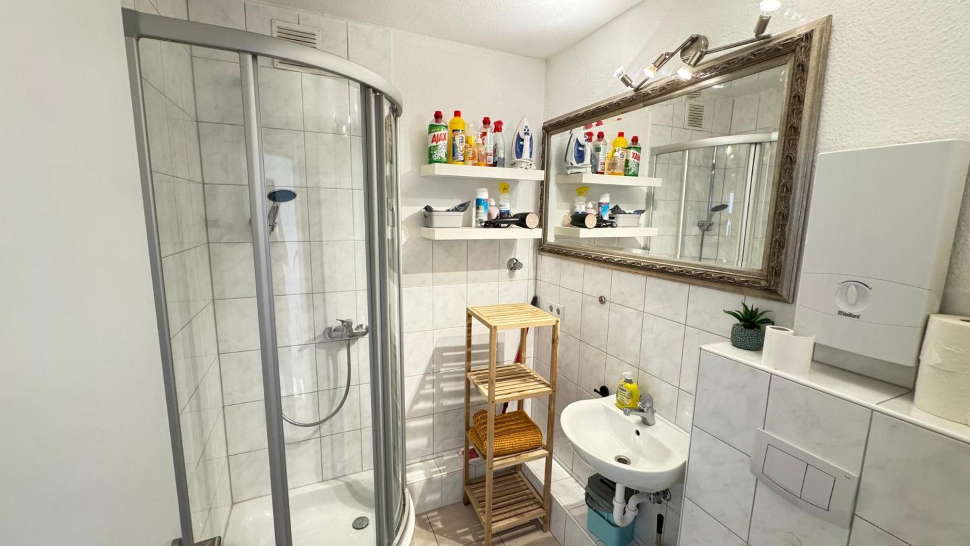 Monteur & Messezimmer Ratingen-Duesseldorf ภายนอก รูปภาพ
