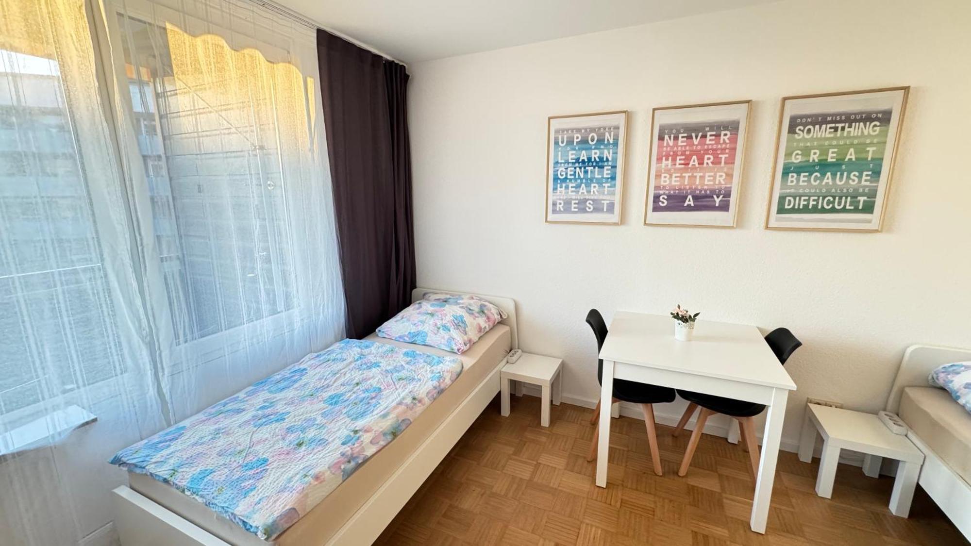 Monteur & Messezimmer Ratingen-Duesseldorf ภายนอก รูปภาพ